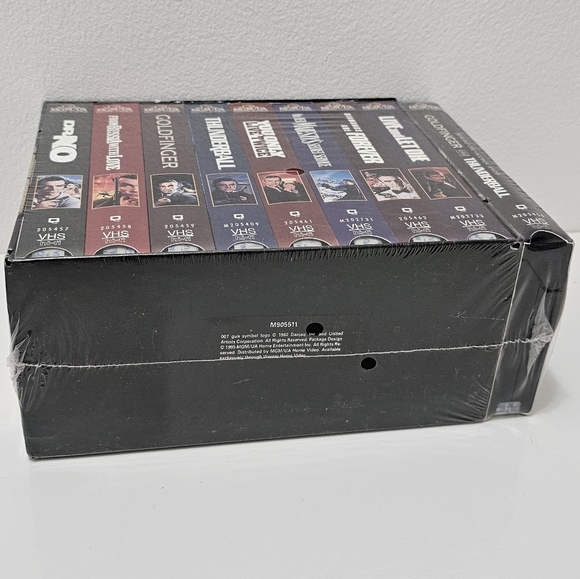 James Bond 007 Deluxe Edition Bond 007 Gift Set - Picture 10 of 16